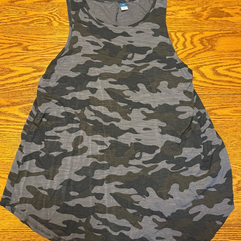 Old Navy Gray and Black Camouflage Tank Top